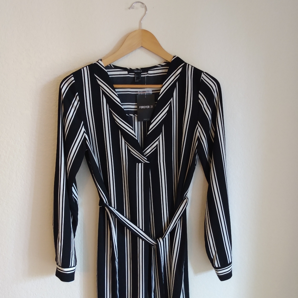 Dress - Picture 5 of 5